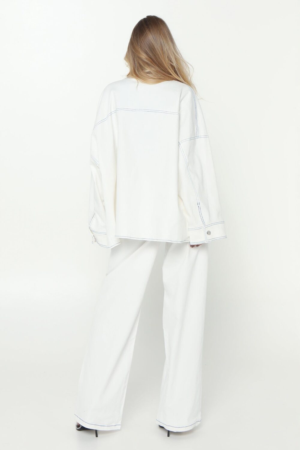 Crop Top & Jackets Set In White - Image 4
